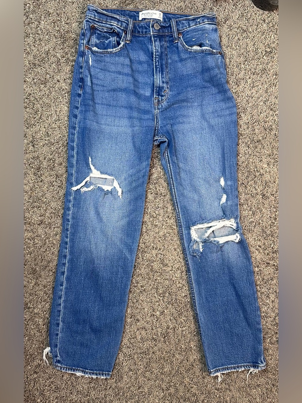 Abercrombie & Fitch Ultra High Rise Ankle Straight Distressed Jeans Size 28 / 6R
